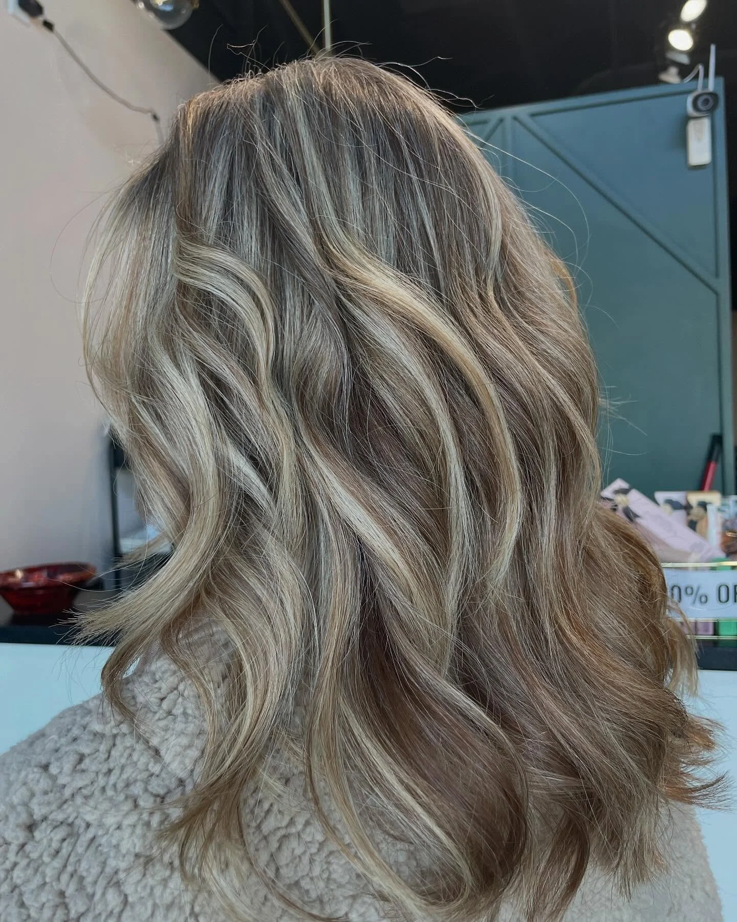 New year&rsquo;s refresh ✨#2026hairtrends #behindthechair #yeghair