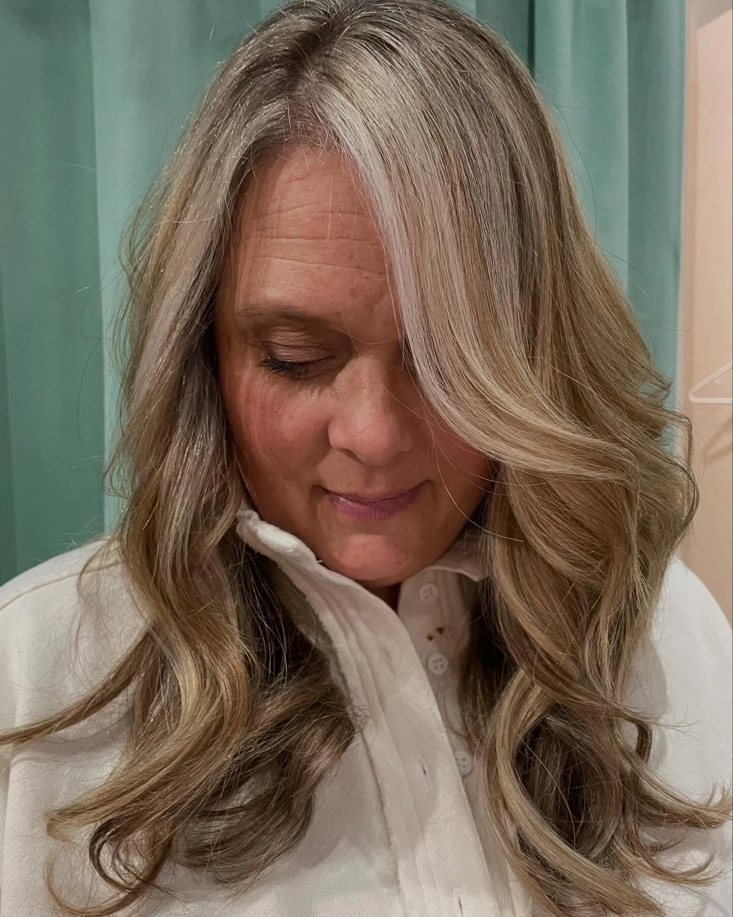 Beautiful highlights☀️😊 love it!! #yegsalon 
Call 780-482-1471 to book 🥰