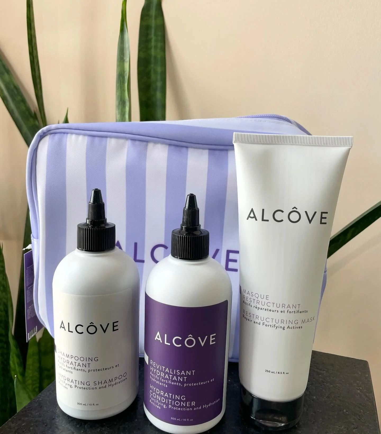 Alcove hydration trio! Lightweight hydration that will still tame unruly hair and hydrate dryer hair types fully 💓 This trio is available for $44 and comes with Hydrating shampoo! Conditioner and restructuring mask (full size) and a cute travel bag!