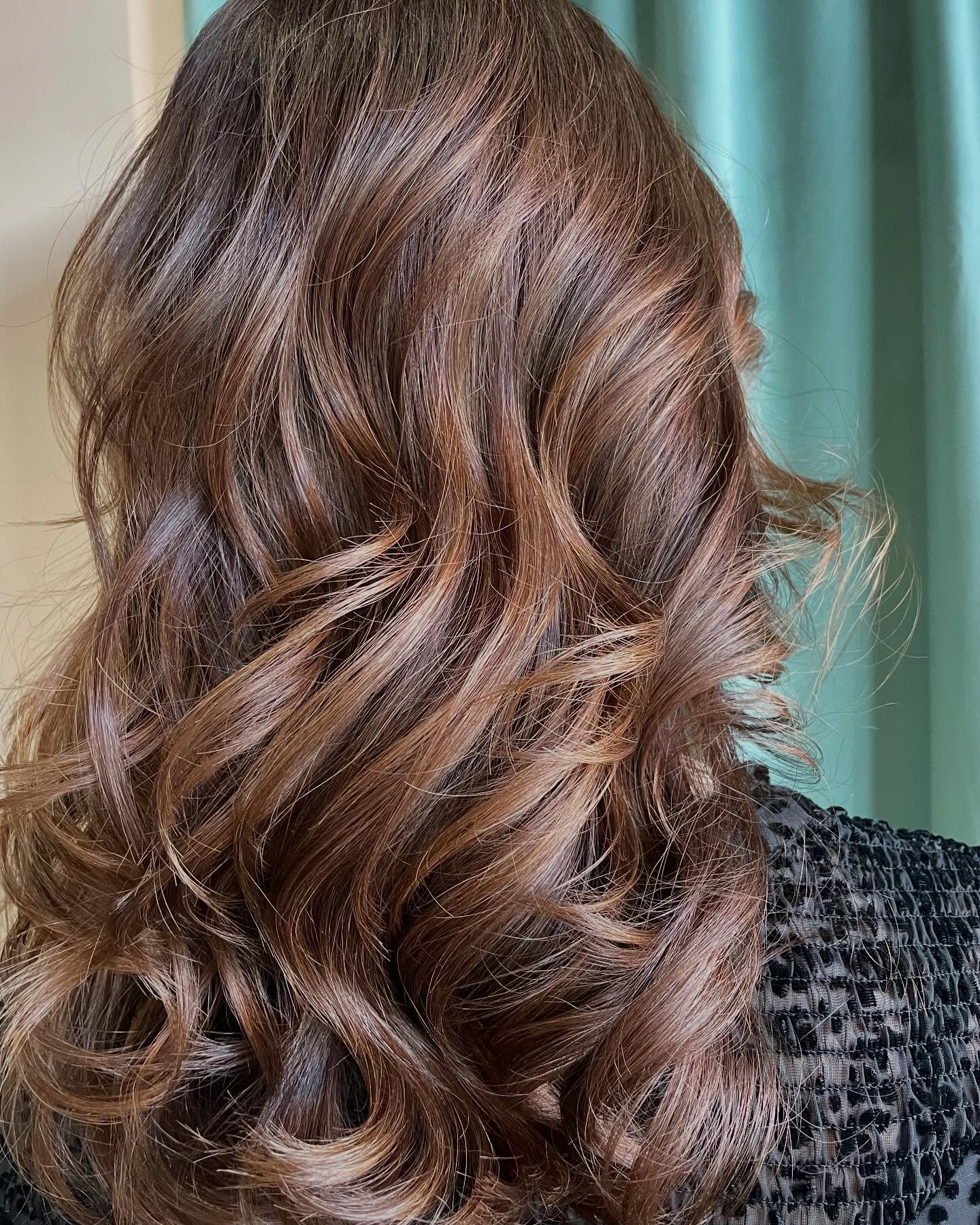 Beautiful colour and style, getting us ready for summer! ☀️😊 #yegsalon #westedmontonsalon