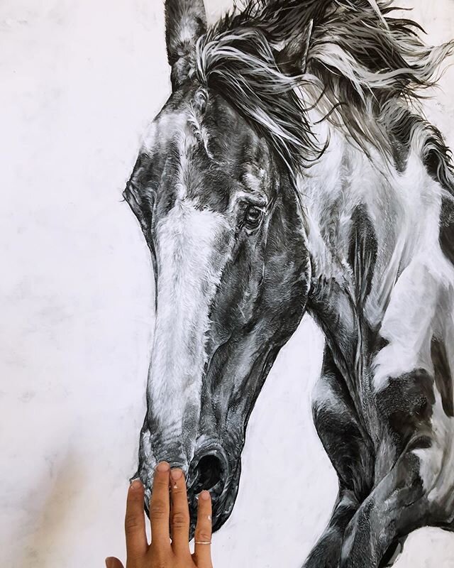 It&rsquo;s finished!!.
.
My wild mustang is finished and now hanging at @riversidestudios.
Go check him out and let me know what you think🥰😍🐎