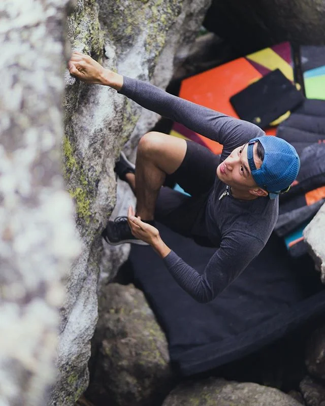 Crushing my first V0 boulder problem in Tuolumne #boulderingistoohard #technicalrubber // 📷: @brianrus