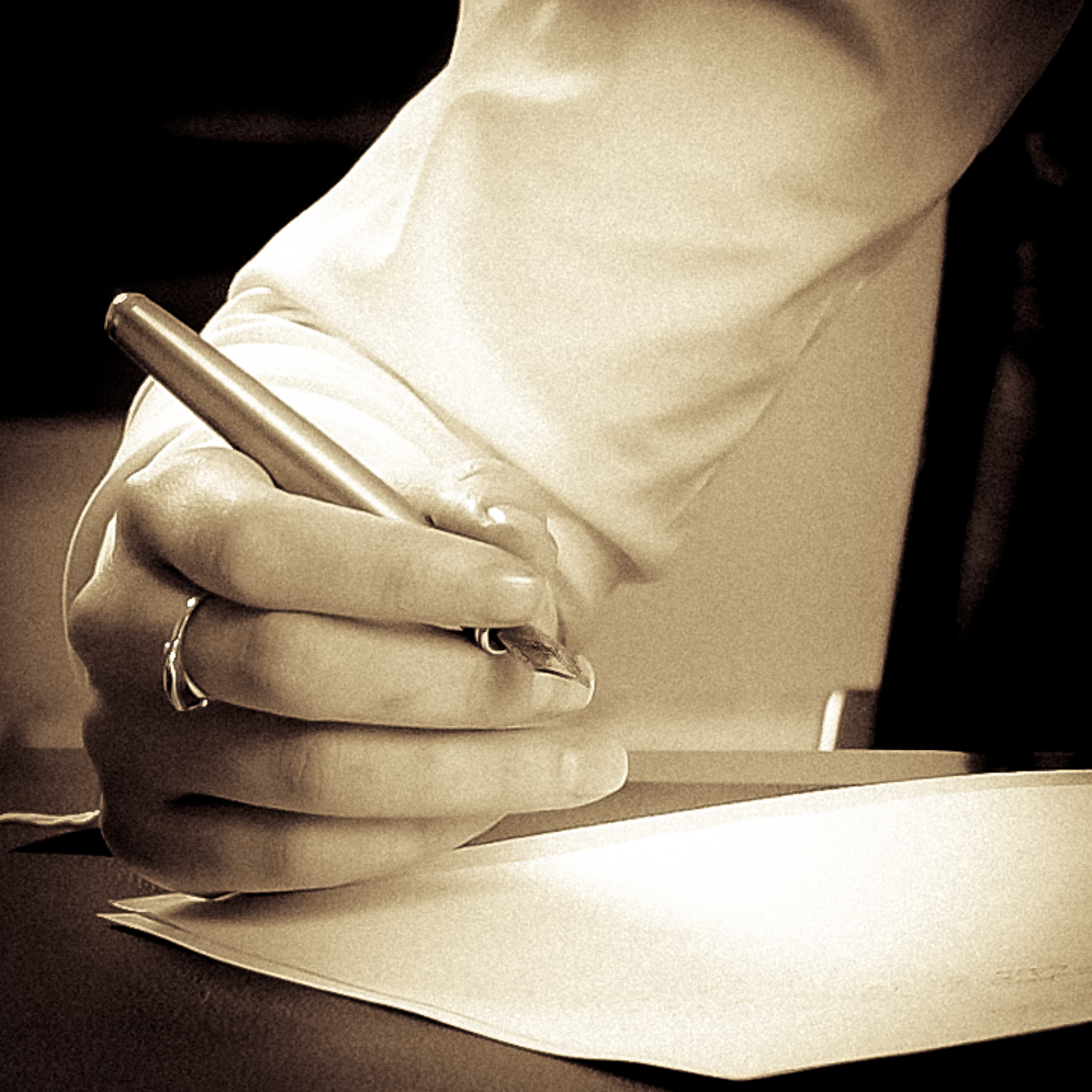 Writing down thoughts for 2-3 minutes can focus a scattered mind.