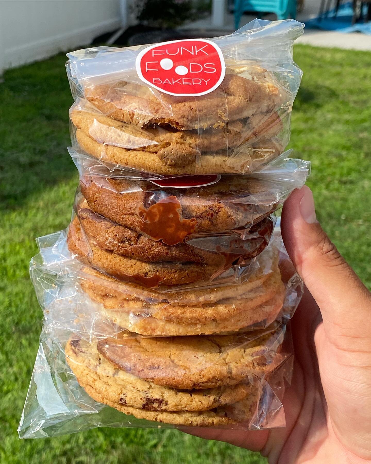 July cookie box from @melissafunkweller&rsquo;s @funkfoodsbakery: chocolate chip, white choco macadamia, s&rsquo;mores and the cookie that Instagram-hypnotized me into ordering immediately, strawberry shortcake. As strawberry-y as I hoped. 🍓🍰🍪