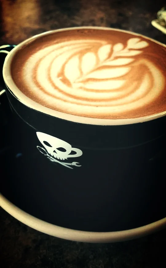 latte art pour.jpg