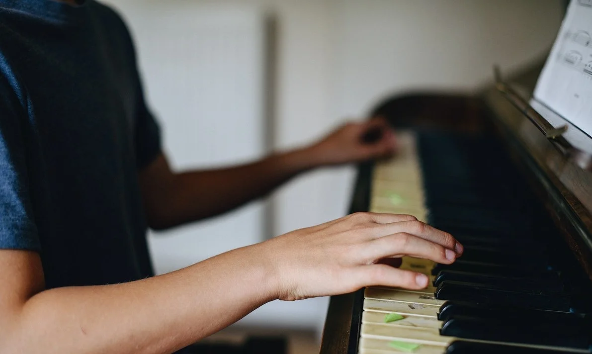 piano - young hands.jpg
