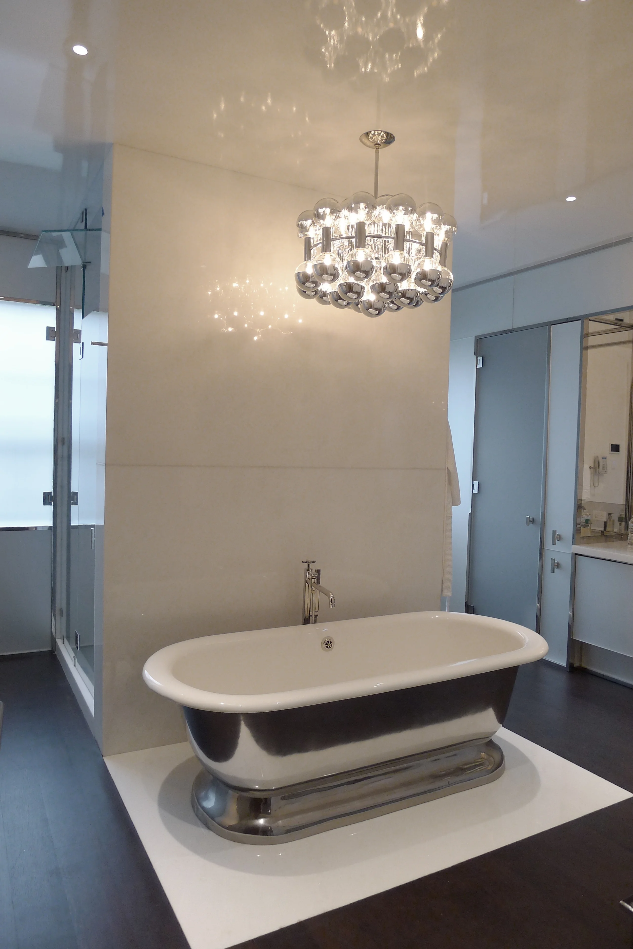 BATH D.JPG