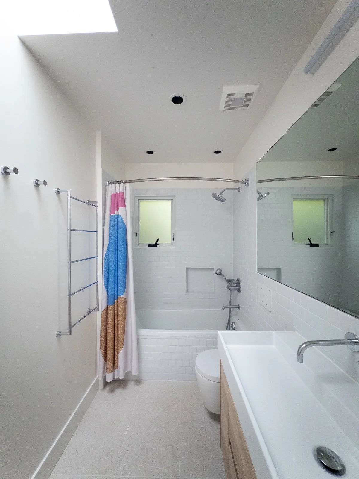  Kids’ bathroom 