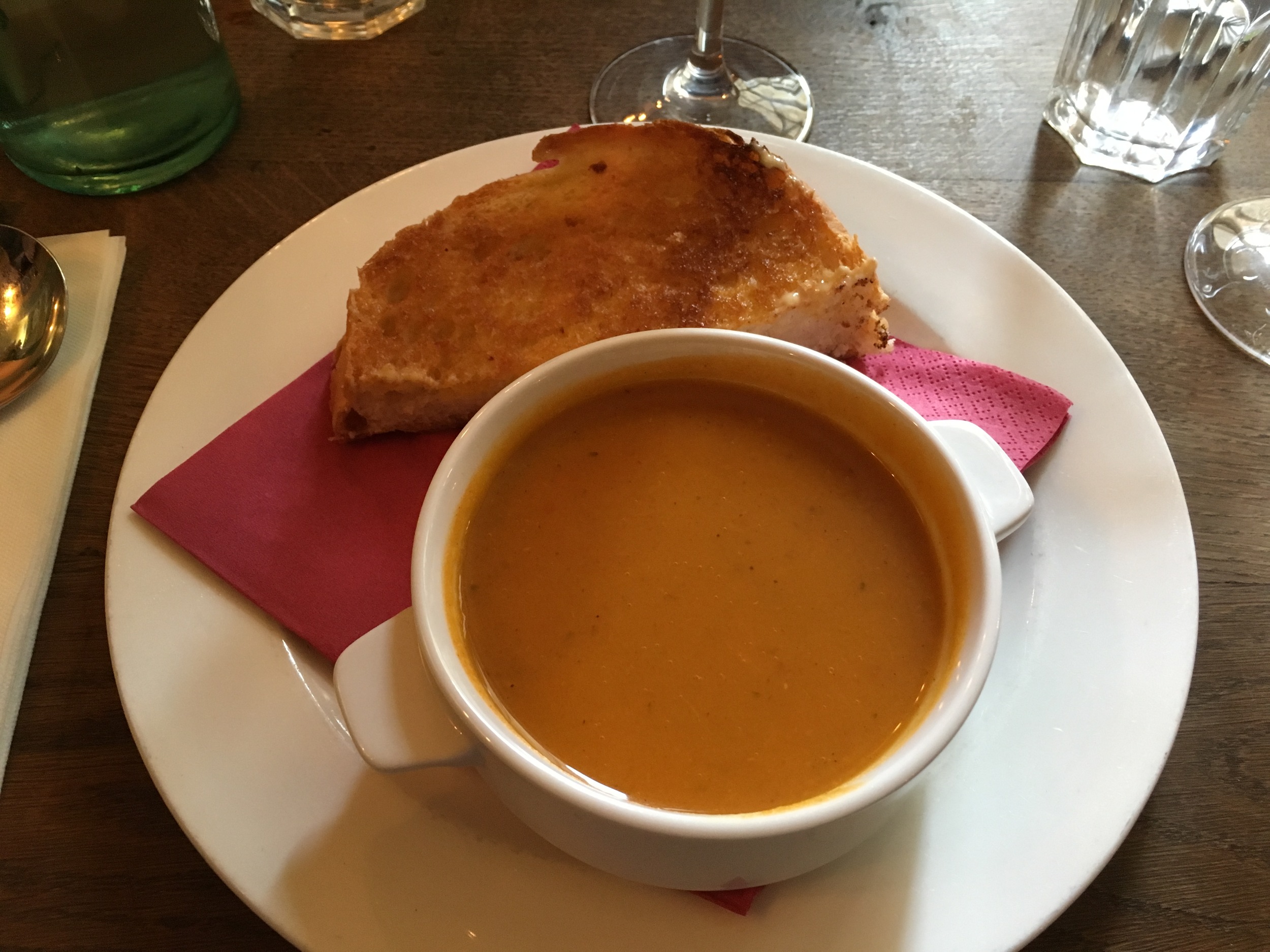  Soup with a nice slice of a Sally Lunn bun. Most of the appetizers and entrees include a slice of a Sally Lunn bun (not enough in my opinion, but an entire bun would be too much). 