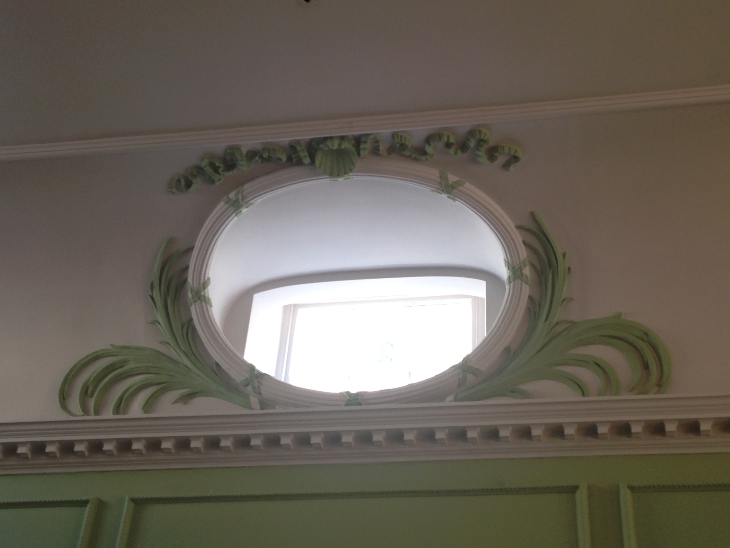  Another lovely mirror, complete with some molding.&nbsp; 