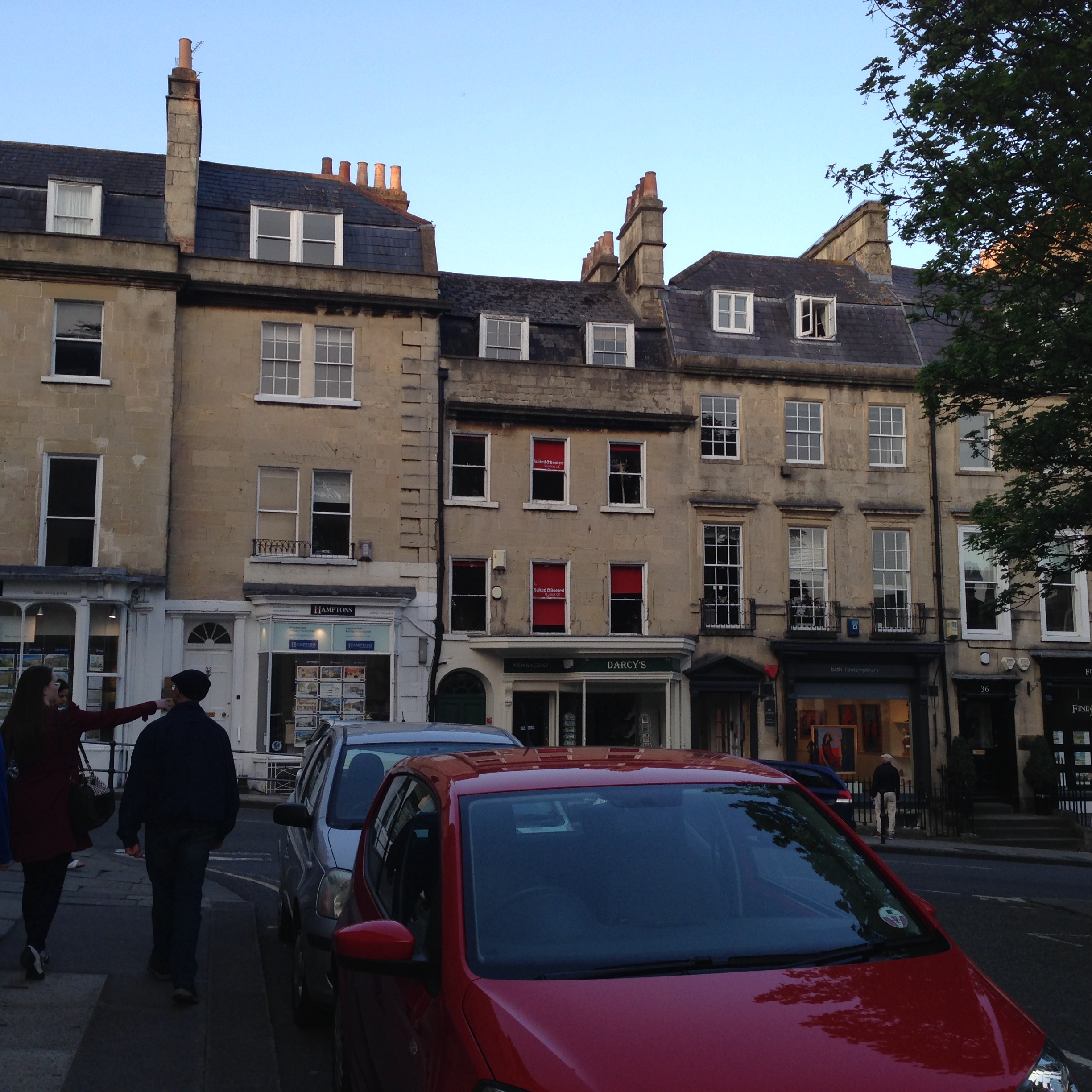  More limestone buildings in Bath. 