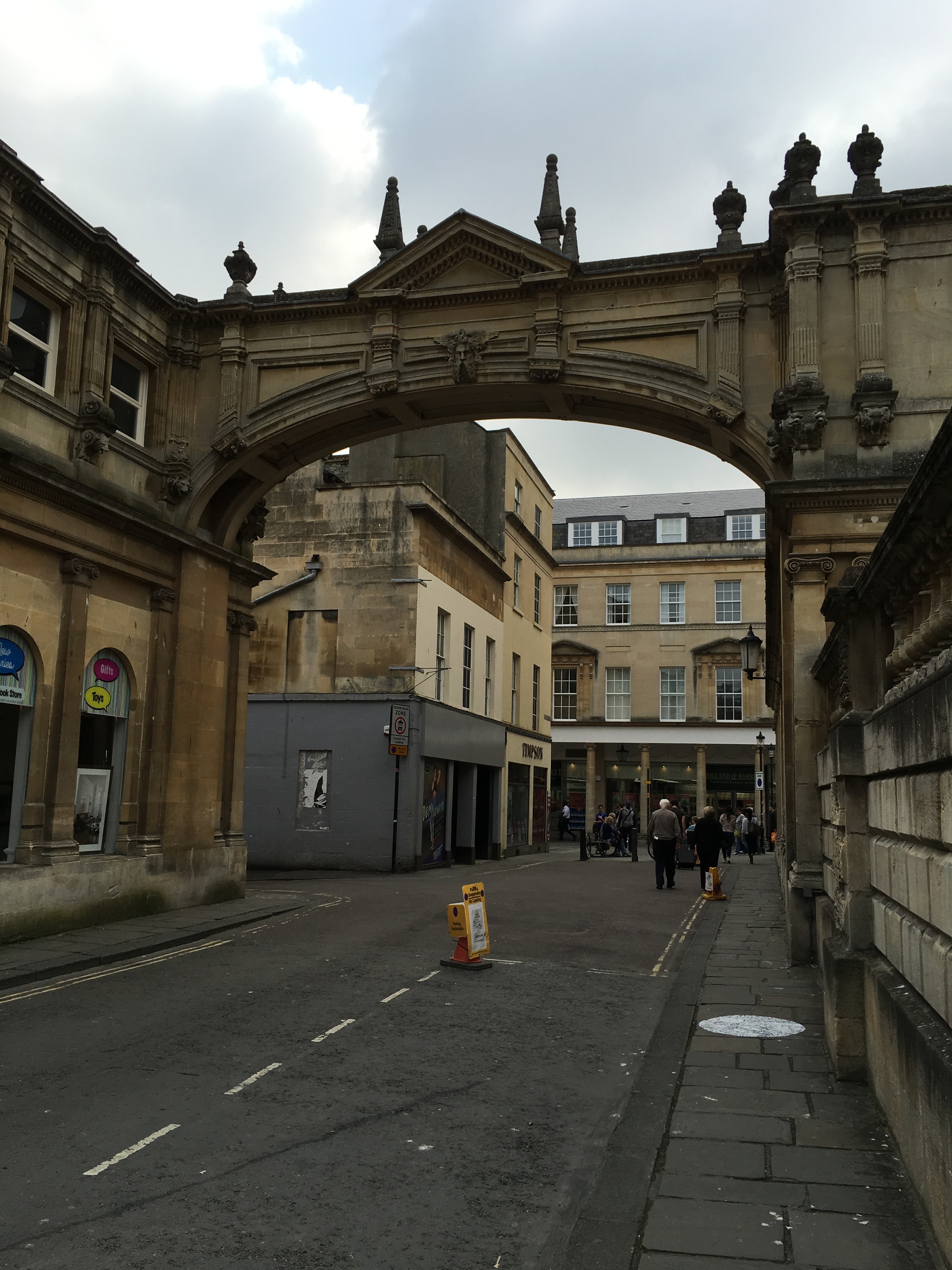  An archway. 