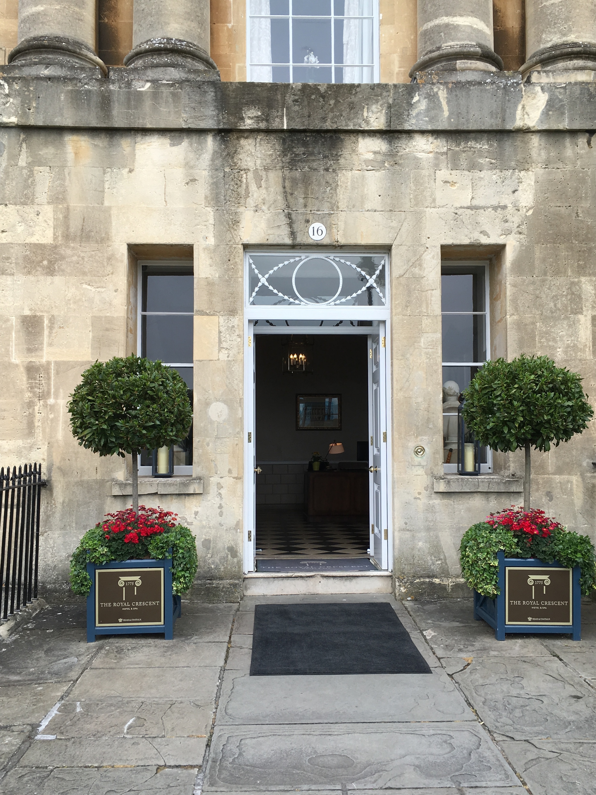  Someone bought several of the homes in the Crescent and converted them into a hotel. This is the entrance.&nbsp; 