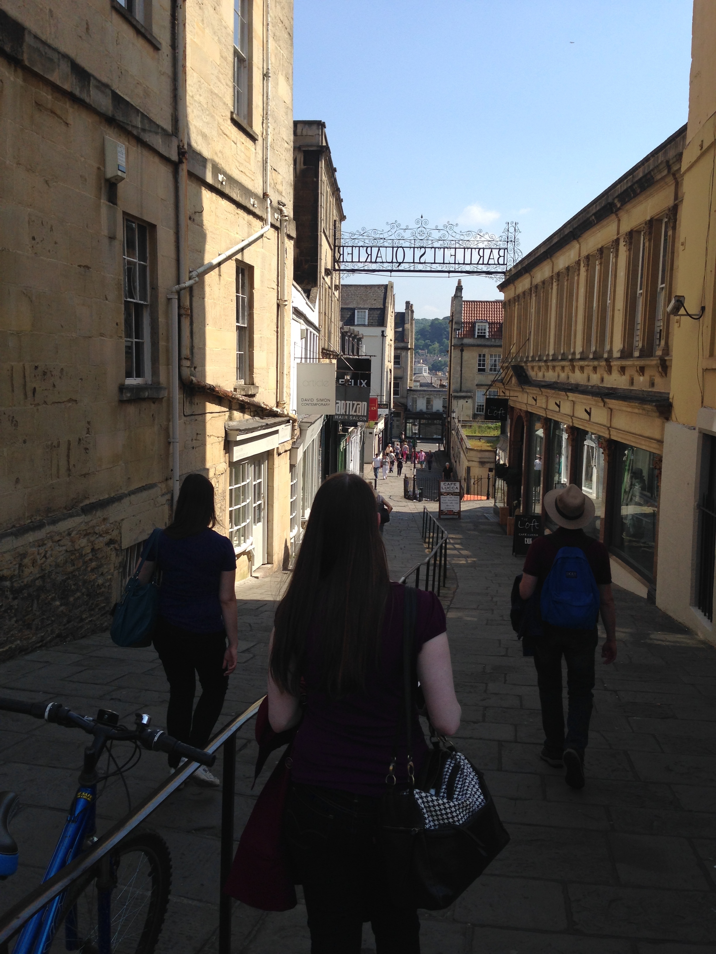  A small, pedestrian-only street. There are a lot of these in Britain. 