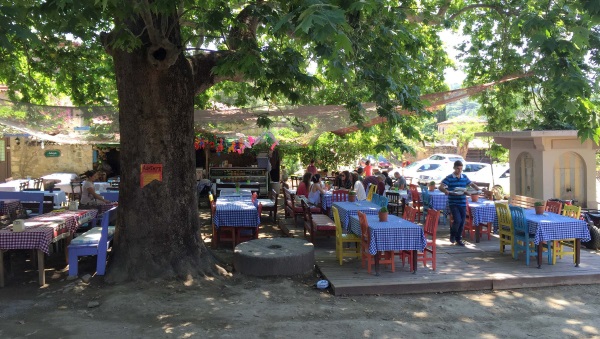 Turist akınına uğramadan önce, kuşlar öterken...