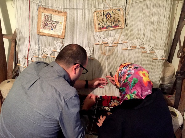 Tale gezilerinde, yerel kültürü koruyup ona destek oluyoruz.