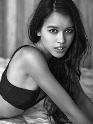 fiona-sexy-6.jpg