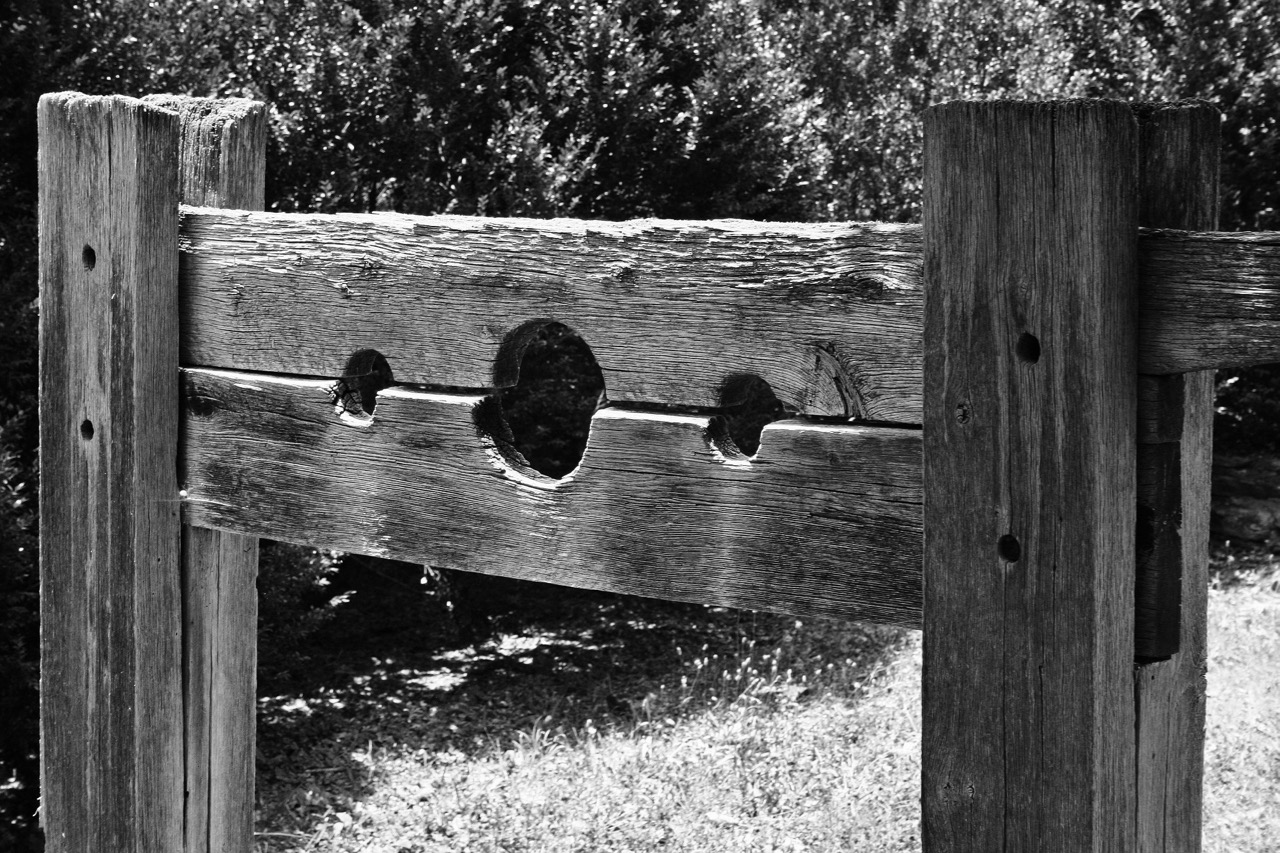 pillory-51540_1920.jpg