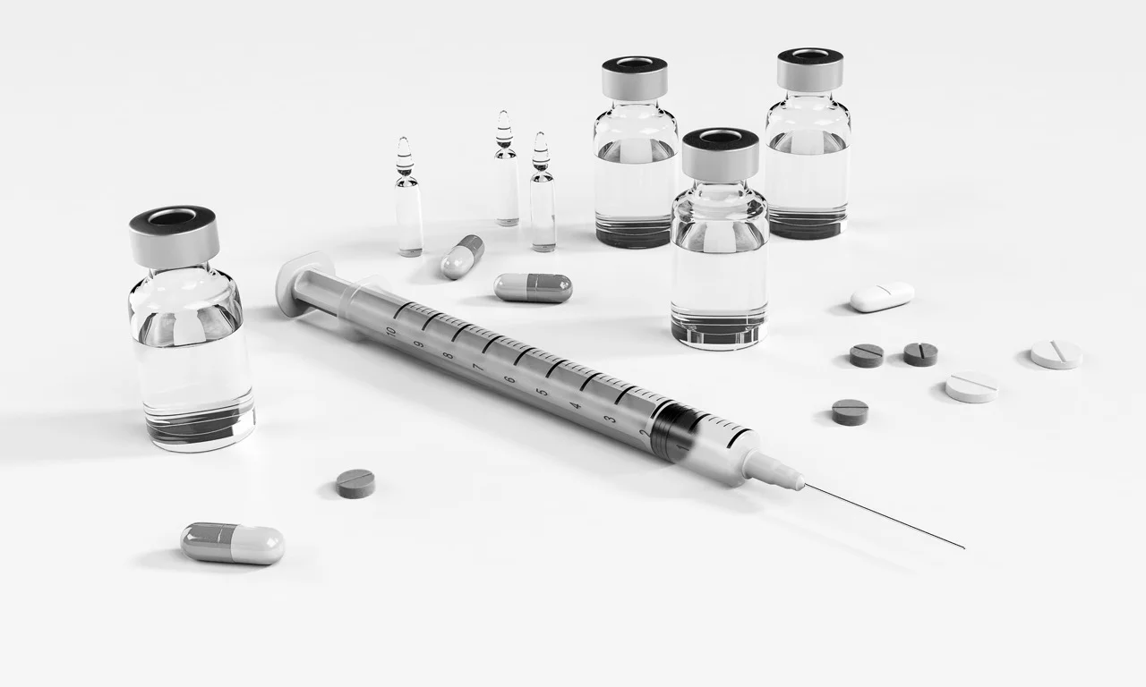 syringe-1884784_1920.jpg