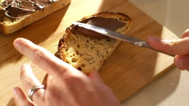 "Avec un bon bol d'huile de palme pour bien commencer la journée"