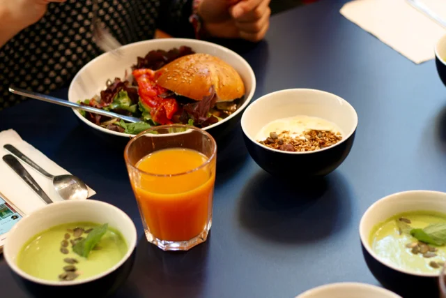 YOGA-BRUNCH - AWAY HOSTEL
