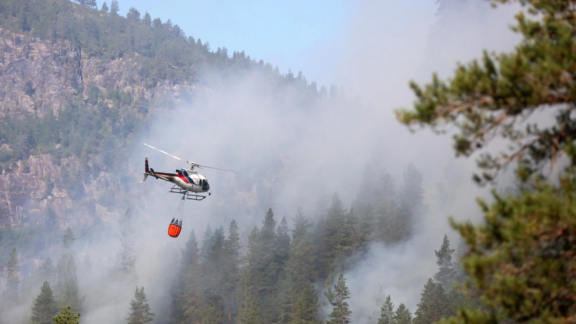 Bilder fra brannslukking i Bykle i Setesdal. Alle foto: Odd Sivertsen.