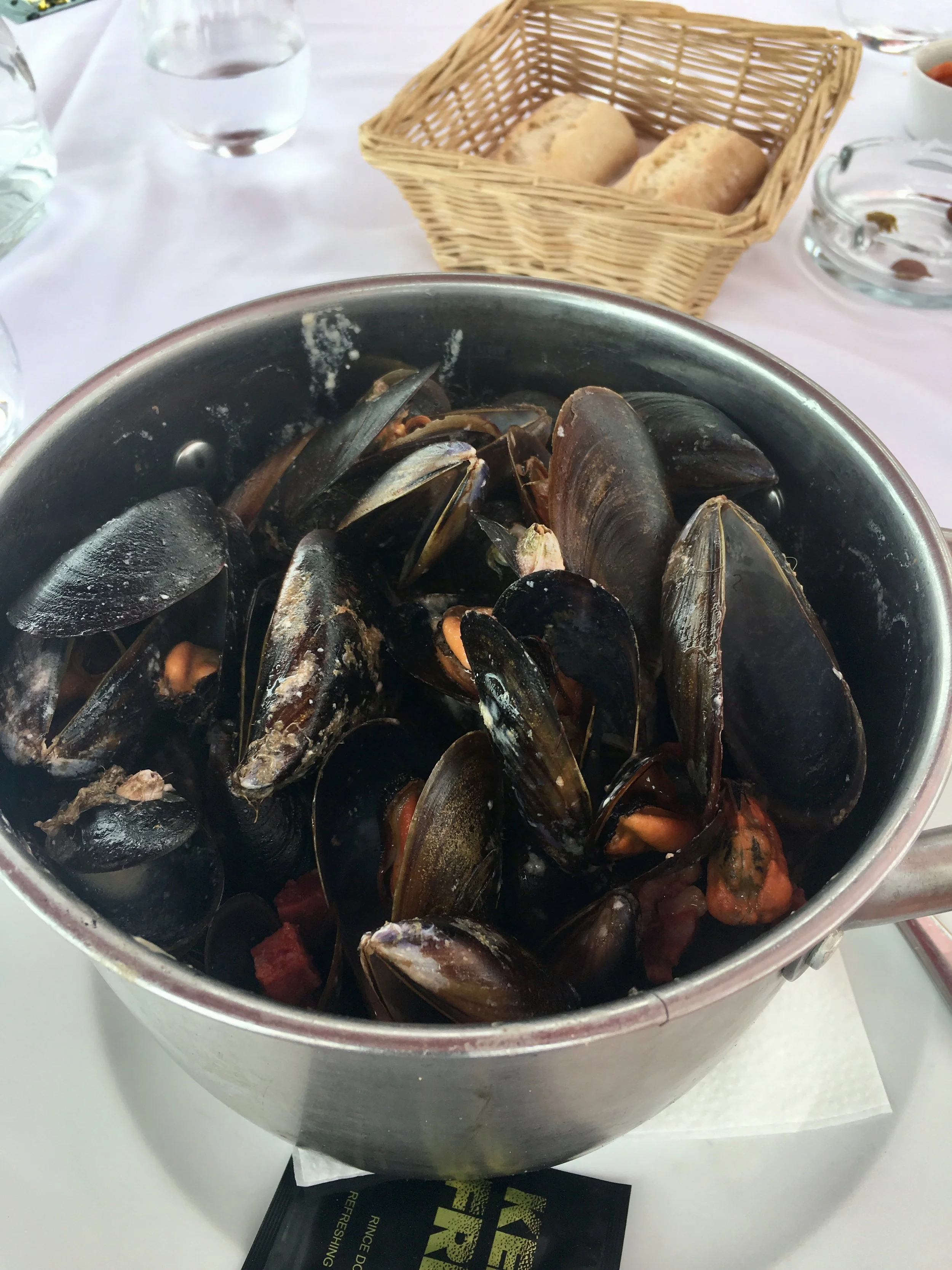 Moules in CHORIZO SAUCE