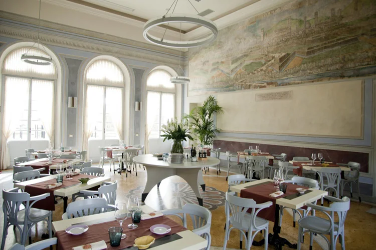 il-caffe-delle-mura-a-lucca.jpg