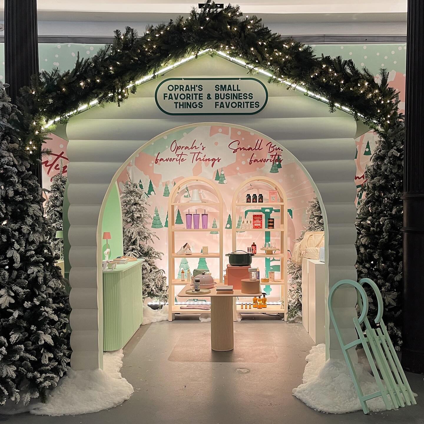 We made it snow in a Soho pop-up last month for Amazon Influencer&rsquo;s Creator Favorites holiday event! Each creator&rsquo;s top gifts for the season were featured in our pastel ski chalets and market stalls surrounded by a forest of pines and war