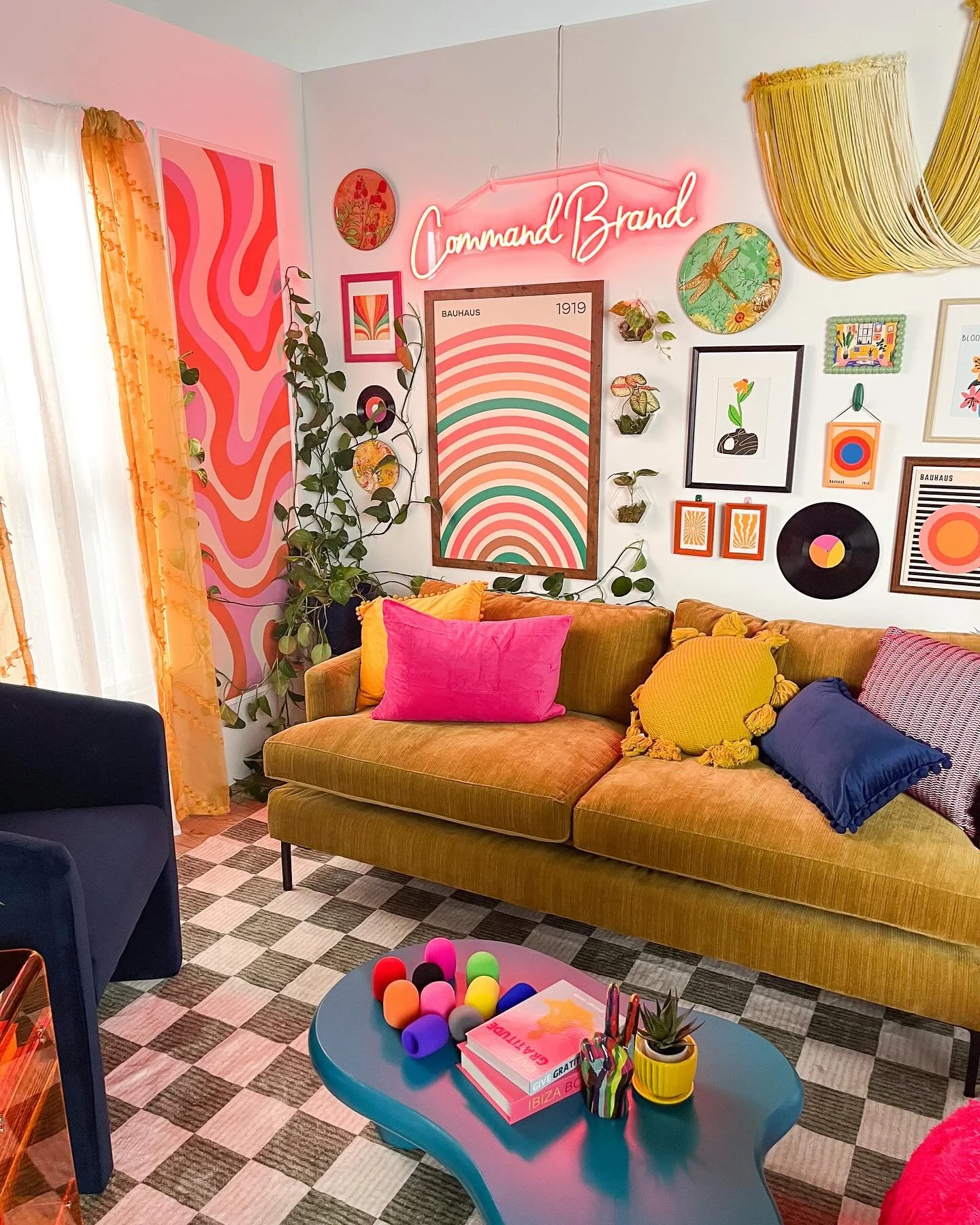✨ Behind the scenes of our Gen Z dream room ✨
We designed this set for Command&rsquo;s Sticking with Style podcast &mdash; packed with renter-friendly + dorm-approved design hacks. Just in time for back-to-school 📚
 
#CommandBrand #dormdecor #genzst