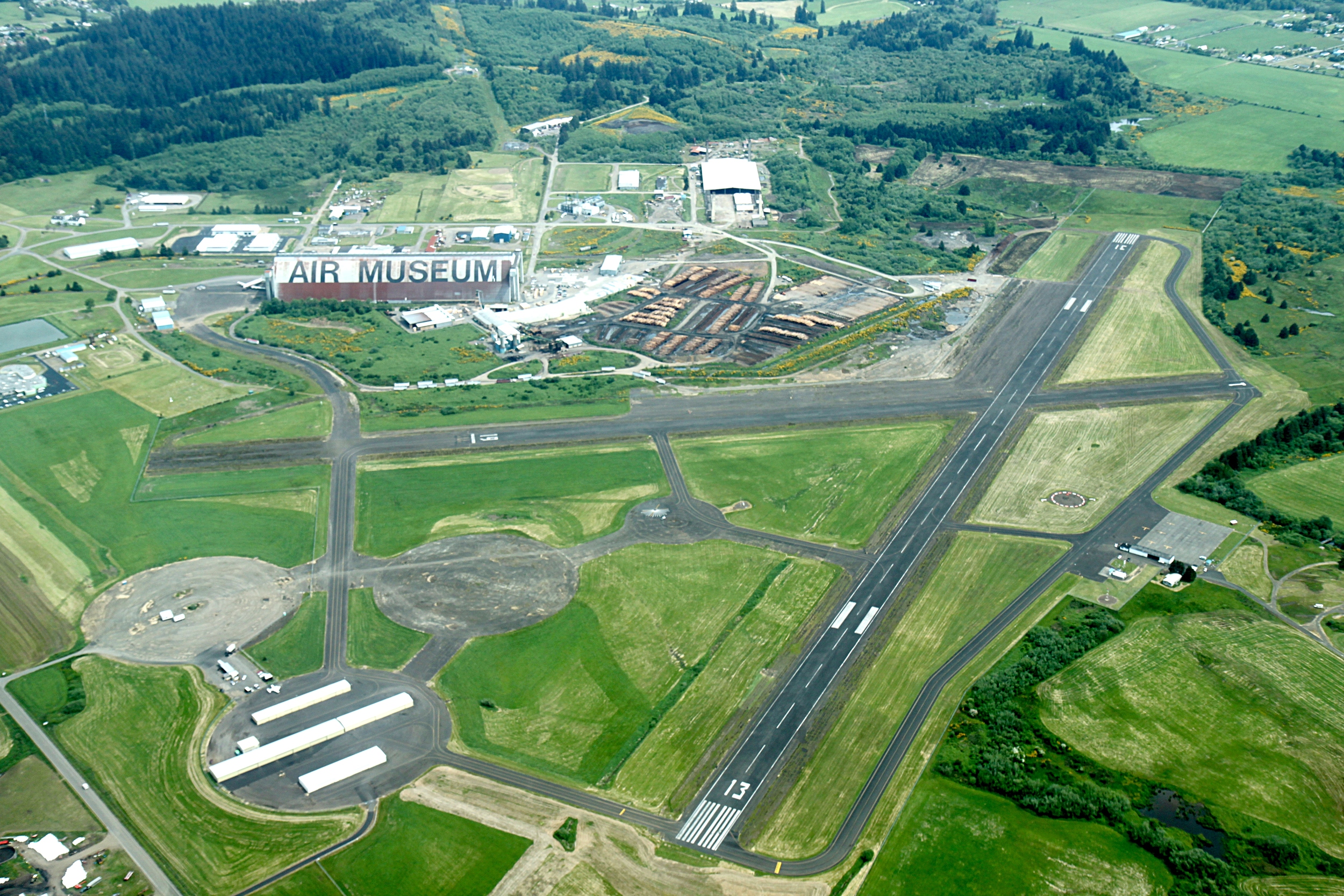 Aerial_Tillamook_Airport.JPG