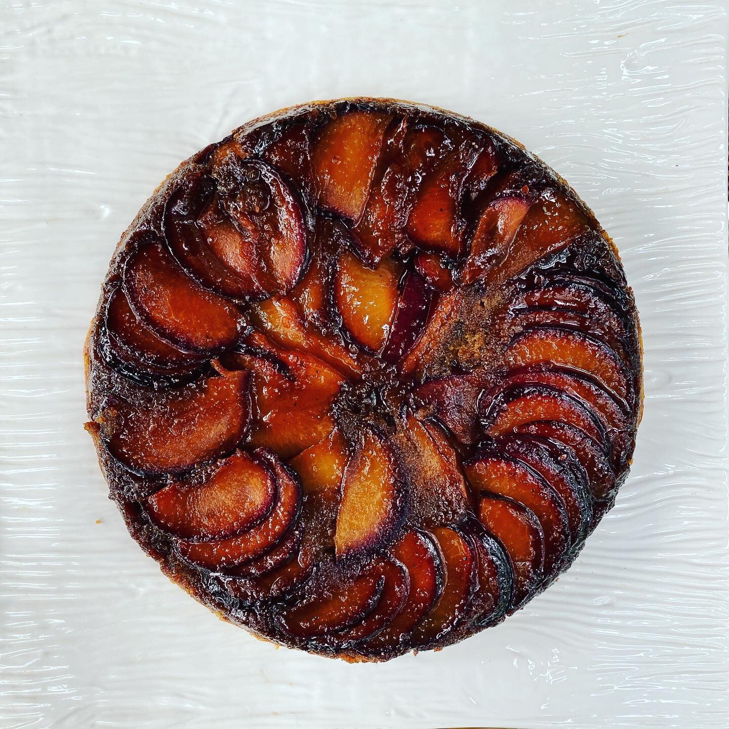 Work from home multitasking [Plum almond upside down cake with cardamom caramel]