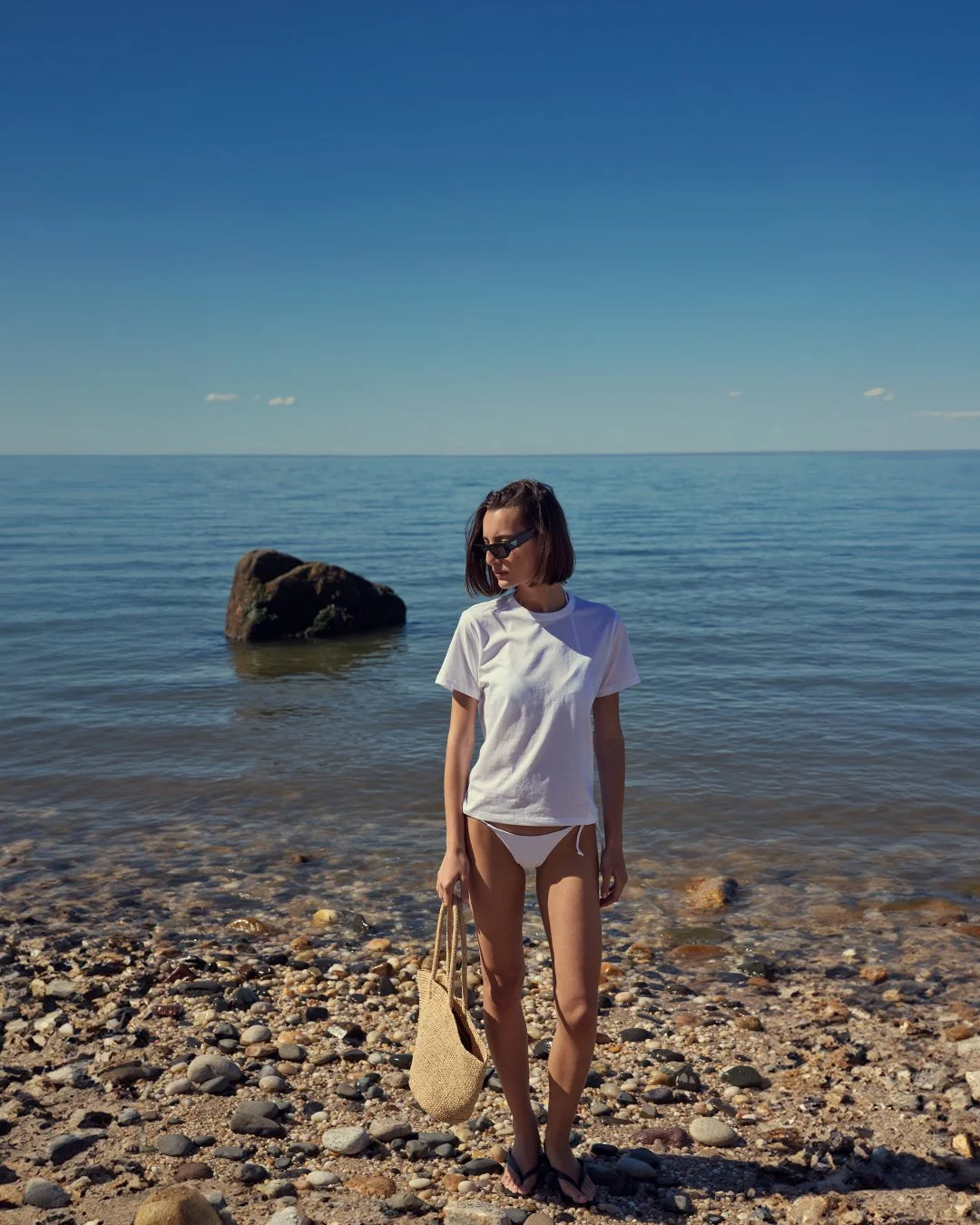THE_ICONICALLY_SOFT_PERFECT_TEE_IN_WHITE_0128.jpg