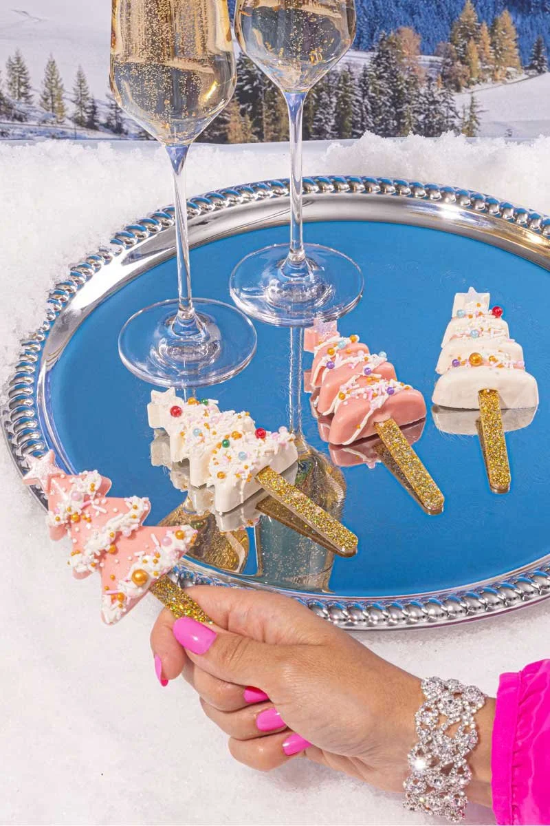 FS_Decorating_Kits_Holiday_Oh_Kitchmas_Tree_Cakesicle_Vertical_01_800x1200.jpg