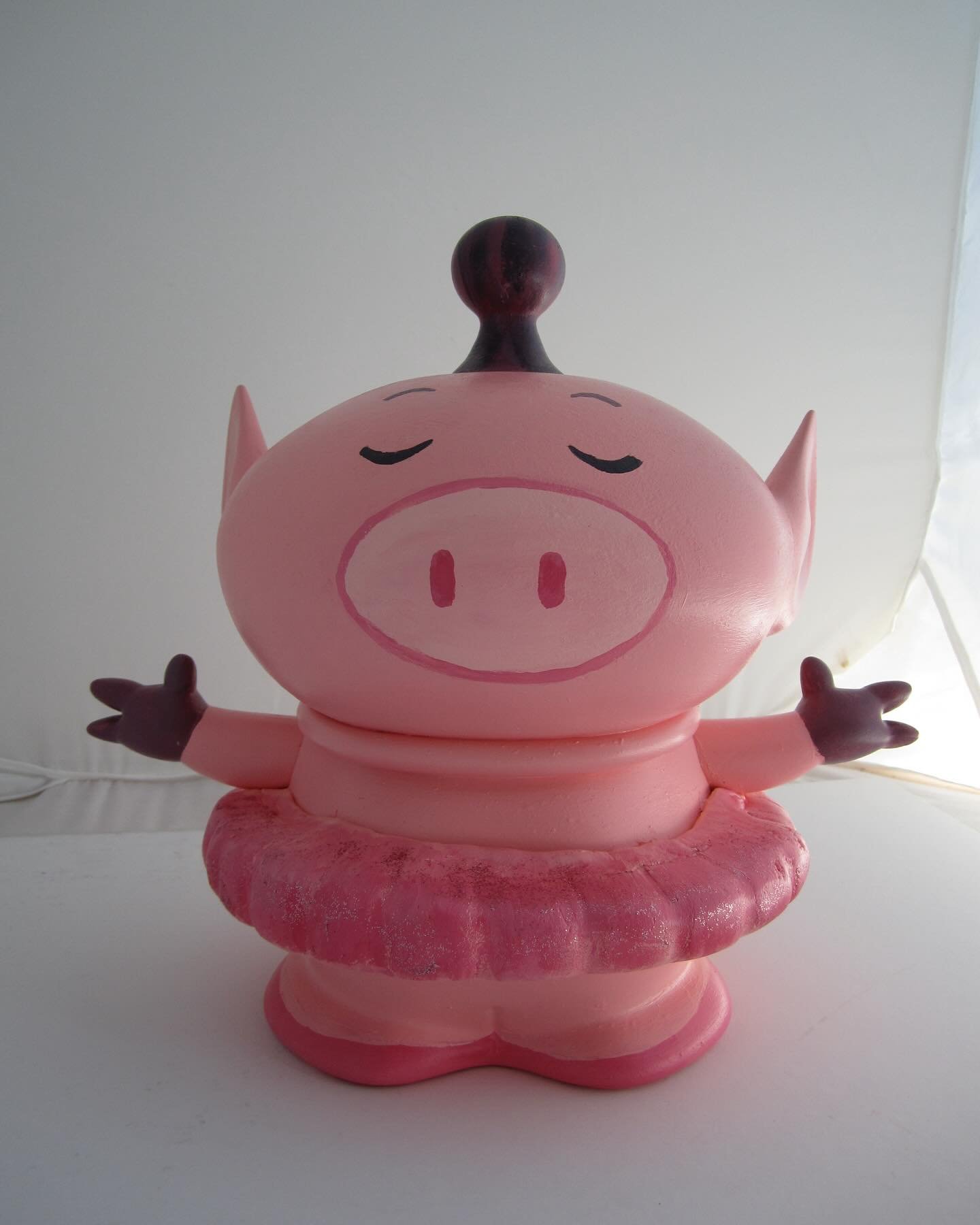 #throwbackthurday  Back in 2010, Pixar artists were asked to paint giant aliens any way they liked. I of course volunteered. I made a ballerina pig. I added that tutu with Crayola model magic or something. This thing was huge! Like 13&rdquo; high. It