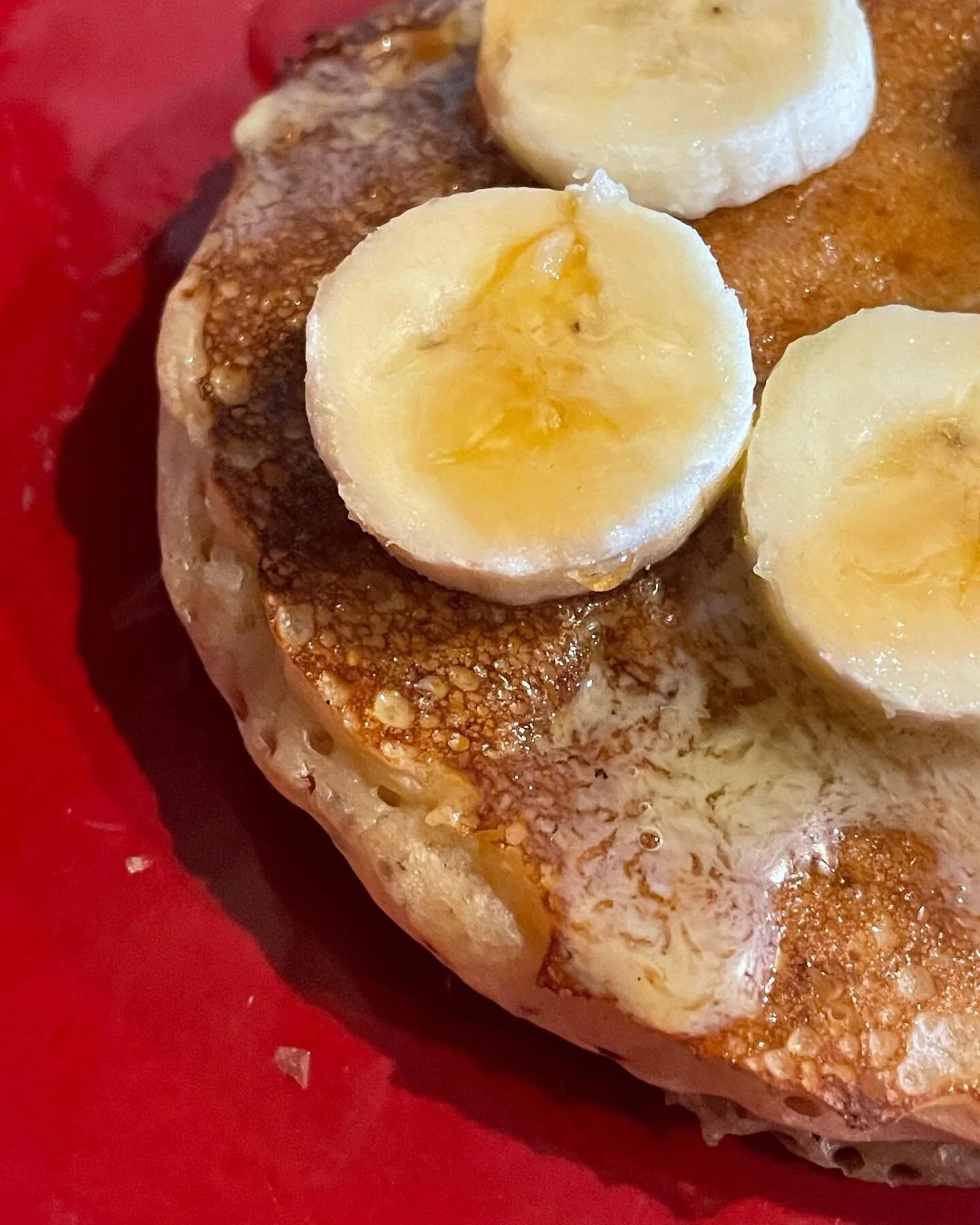 Freshly milled wheat and corn, fermented 48 hours cooked in butter-tallow combo&hellip; real maple syrup and some fruit!! 🍁 #breakfast #food #foodie #foodporn #instafood #lunch #healthyfood #yummy #foodphotography #delicious #brunch #dinner #coffee 
