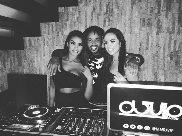 Good vibes with my female hitters @togirlsdj last night at Nuvo 👕 - @iconicmenswear go follow them for the latest 💦