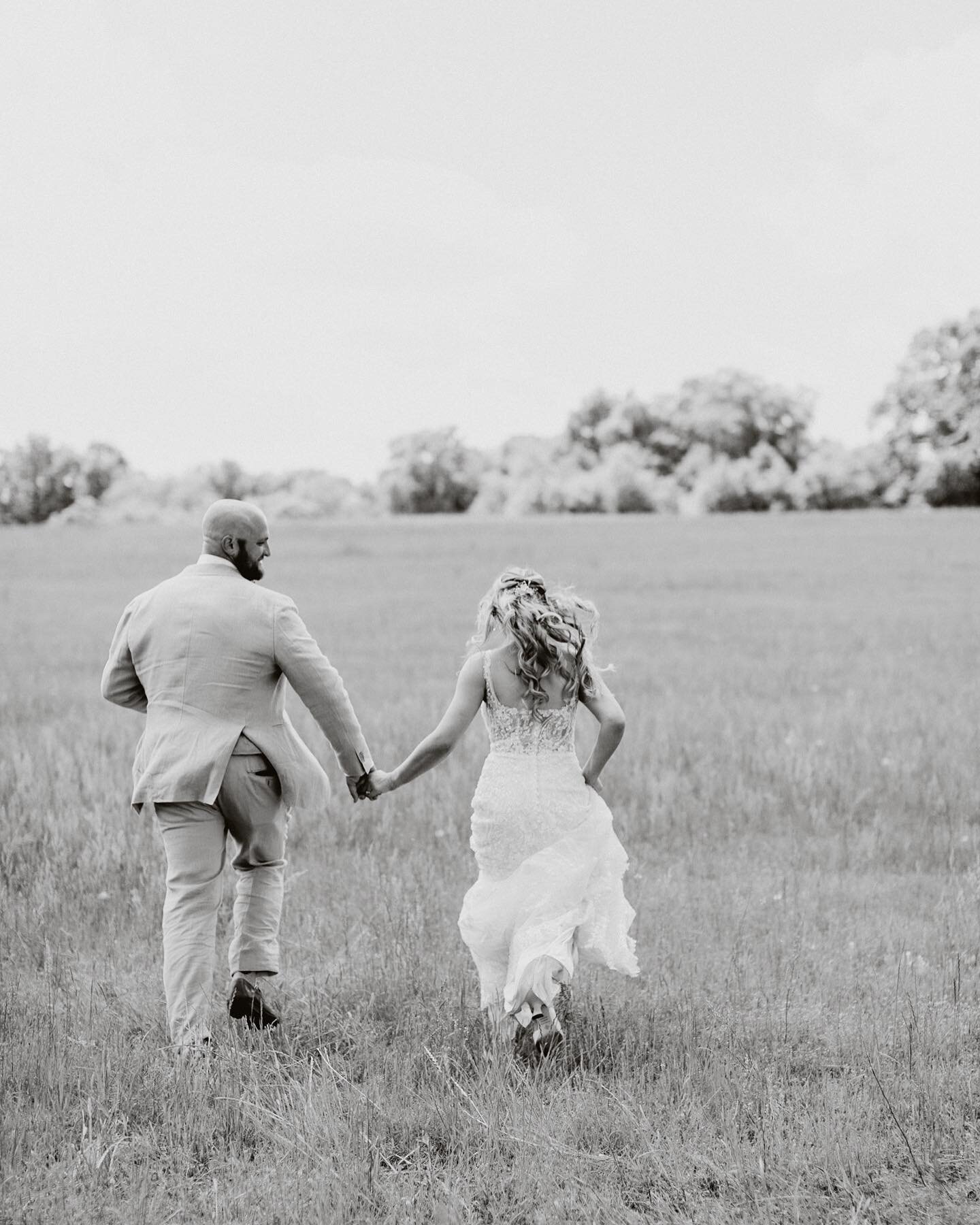 The most romantic and sweet wedding for Jordan and Katelyn. They married on their family&rsquo;s property, and Katelyn has dreamed of having her wedding here since she was a little girl. Each moment was so intentional and full of love.

The details w