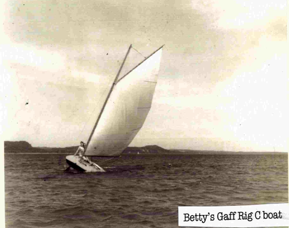 Gaff Rigged C-Scow.jpg