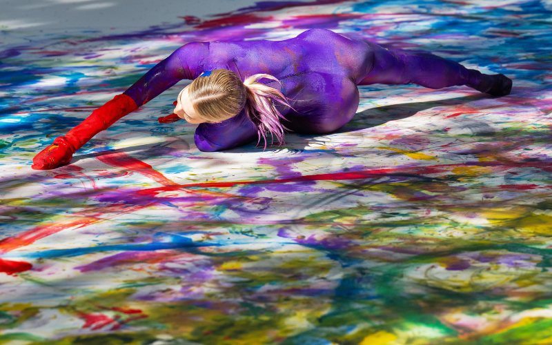Shen-Wei-Dance-Arts-and-Guangdong-Modern-Dance-Company-Photo-by-Filip-Wolak.png