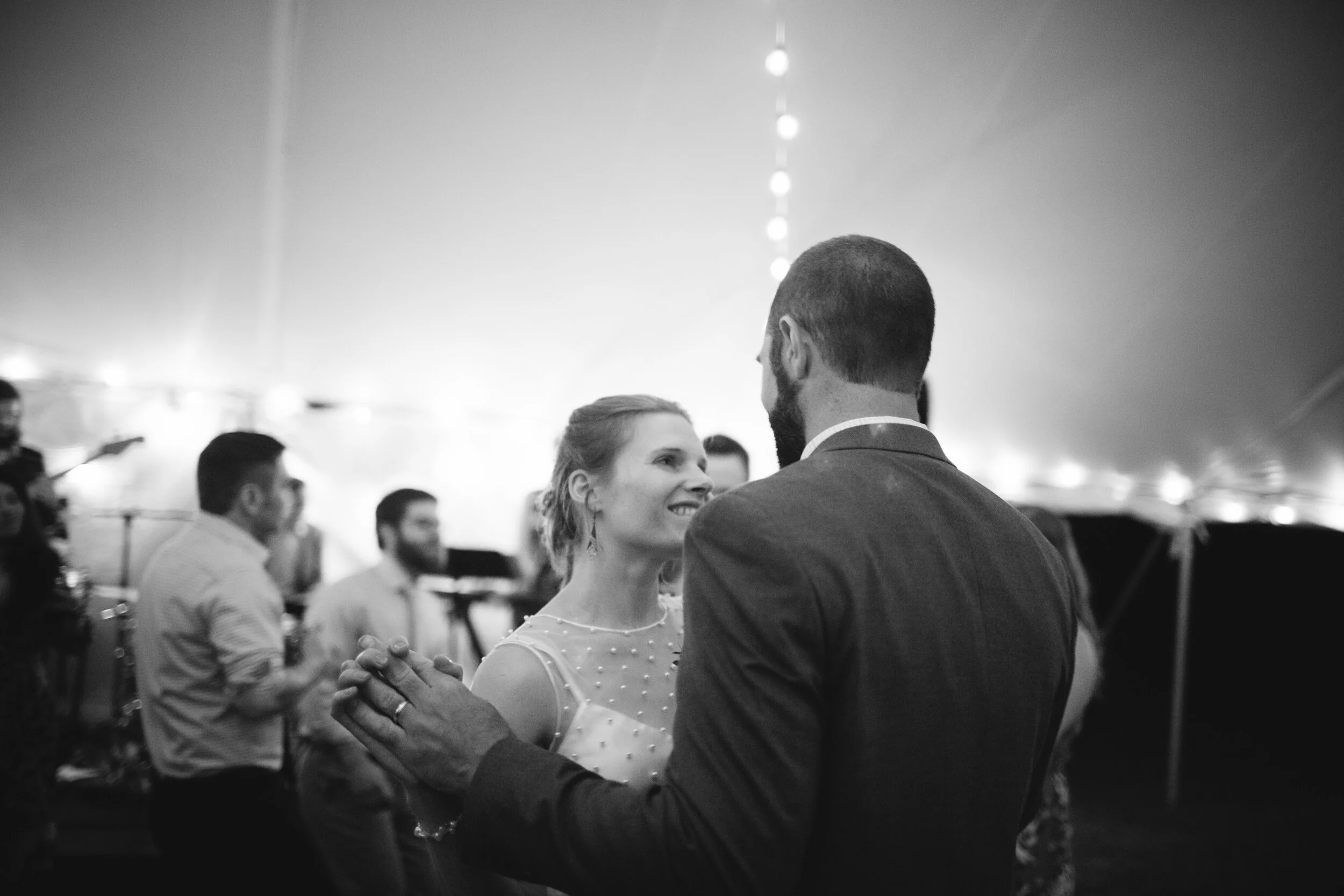 5 Reasons to Love Natural Light Wedding Photography