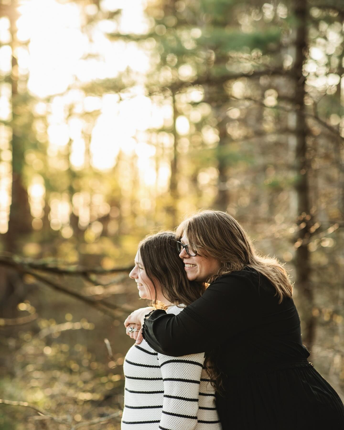 Last, but not least&mdash;sneak peeks from a peaceful morning on Macworth Island in Falmouth, Maine. I&rsquo;m so grateful to my friend Kate and her daughter, Norah for getting up extra early to meet me for this session. They love going for walks her