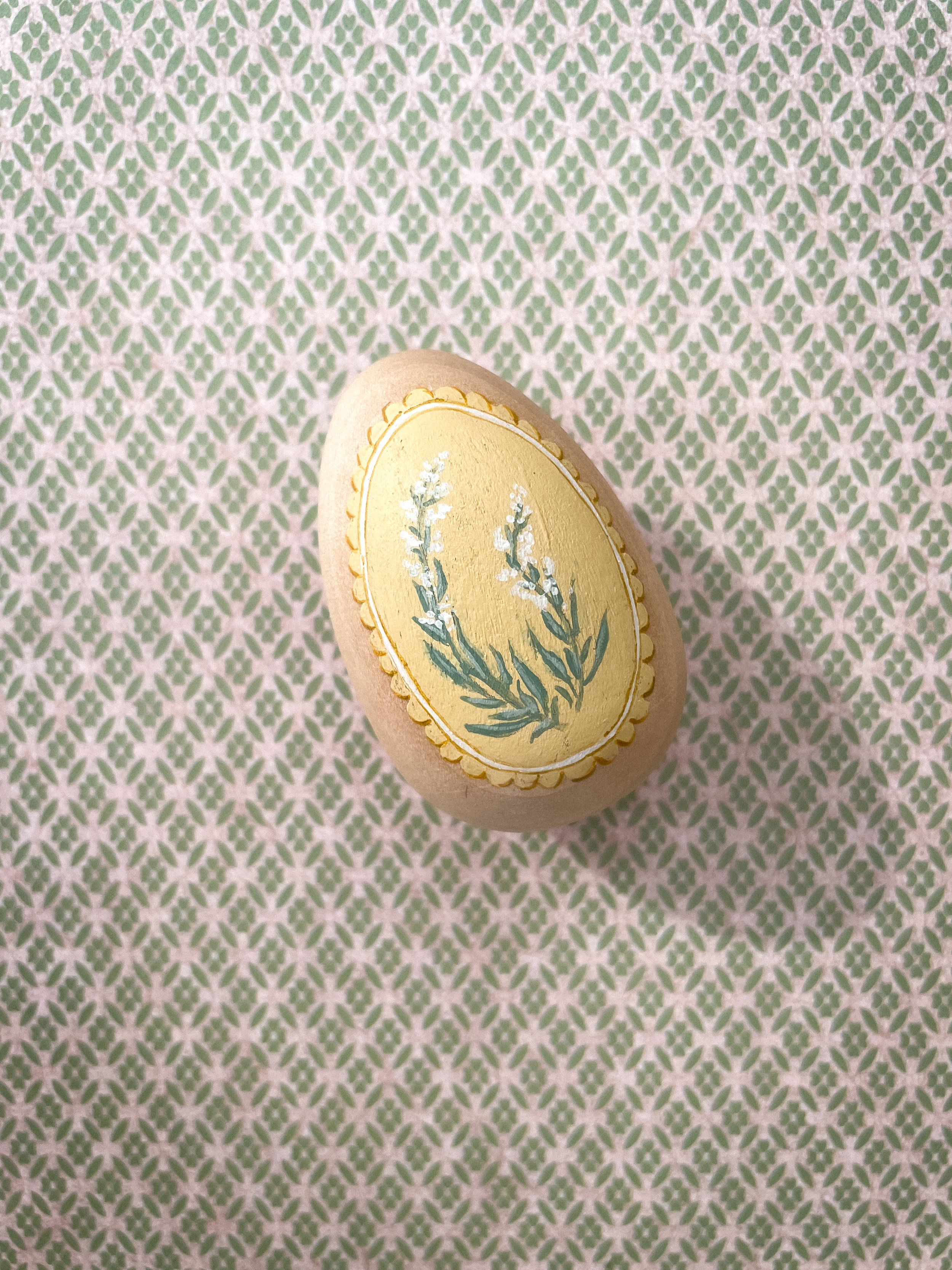 Sage Painted Egg, Yellow Border