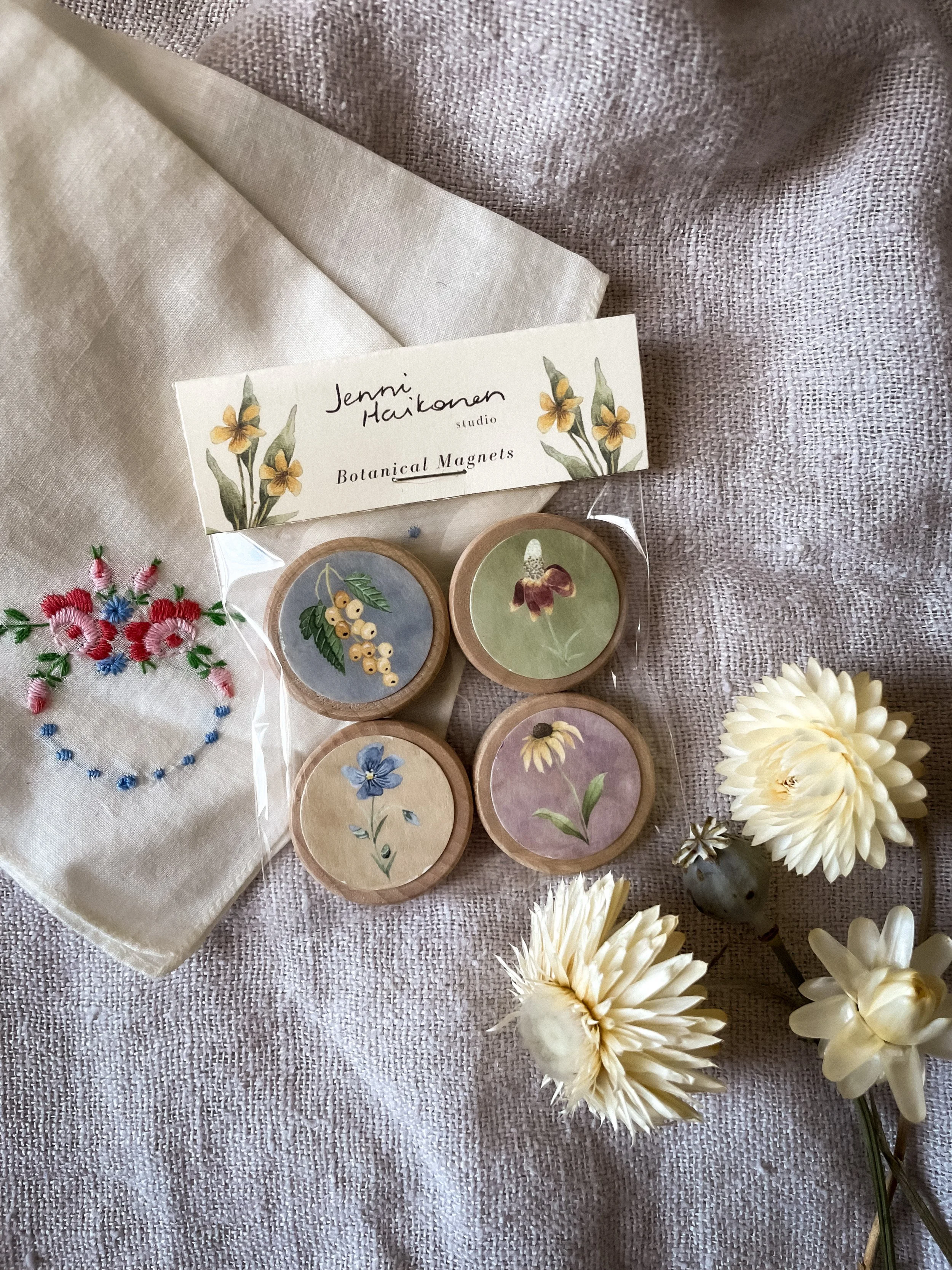 Pack of 4 Botanical Magnets