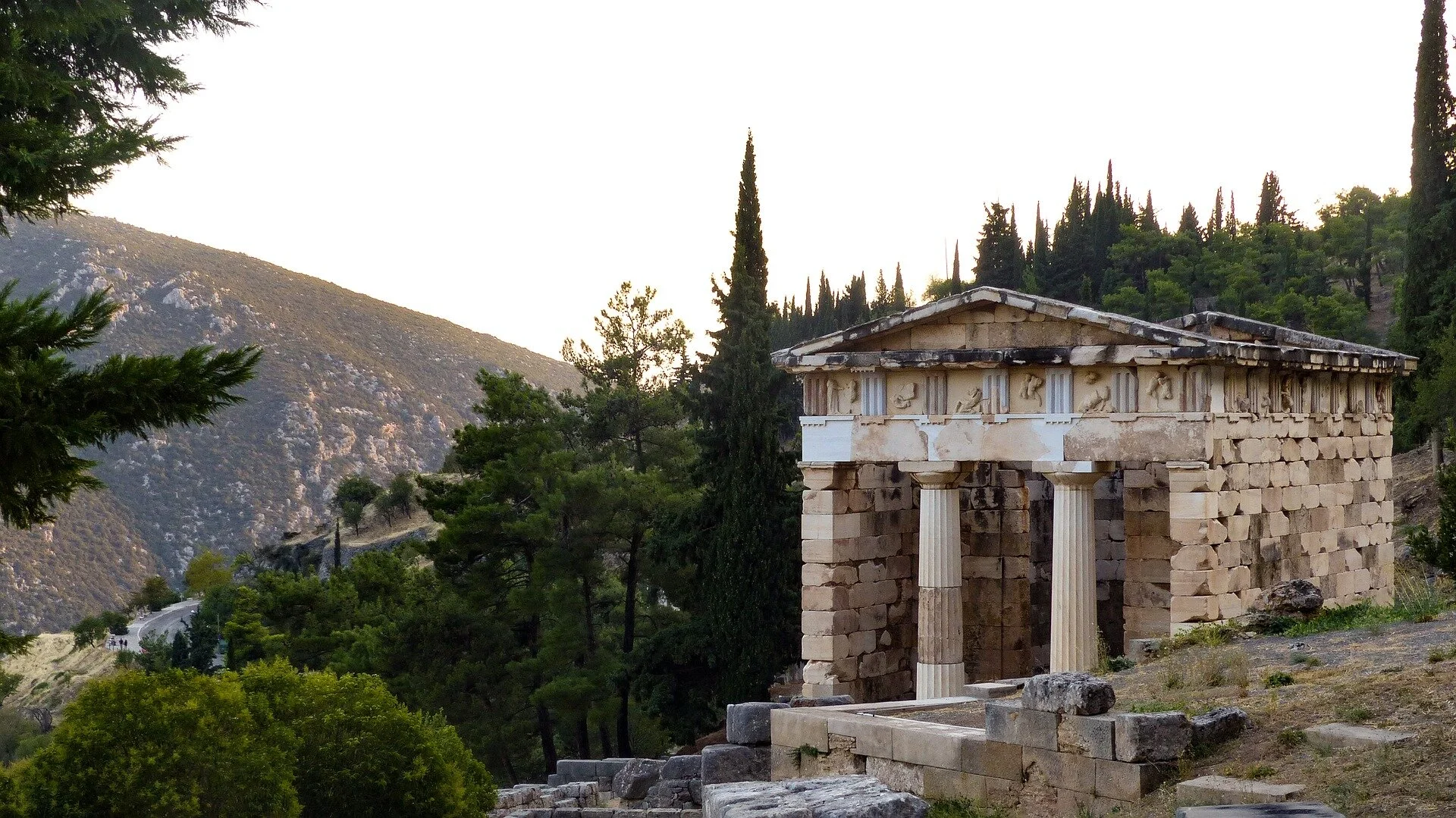 delphi-2975066_1920.jpg