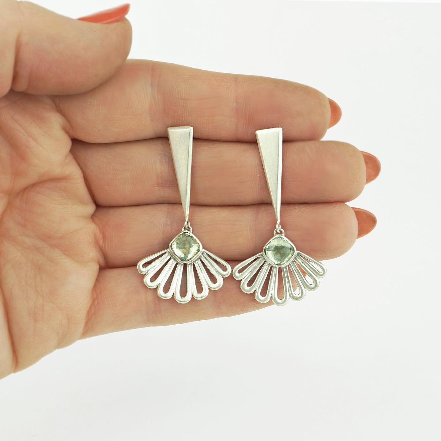 Brand new earring drop! Mmm some sweet sweet deco dulce earrings in 3 style ways. 

Pictured in silver and prasiolite/chalcedony, but also available in gold plate. 

A soon to be fav style!

Purchase now at carriebilbo.com

#carriebilbojewelry #jewel