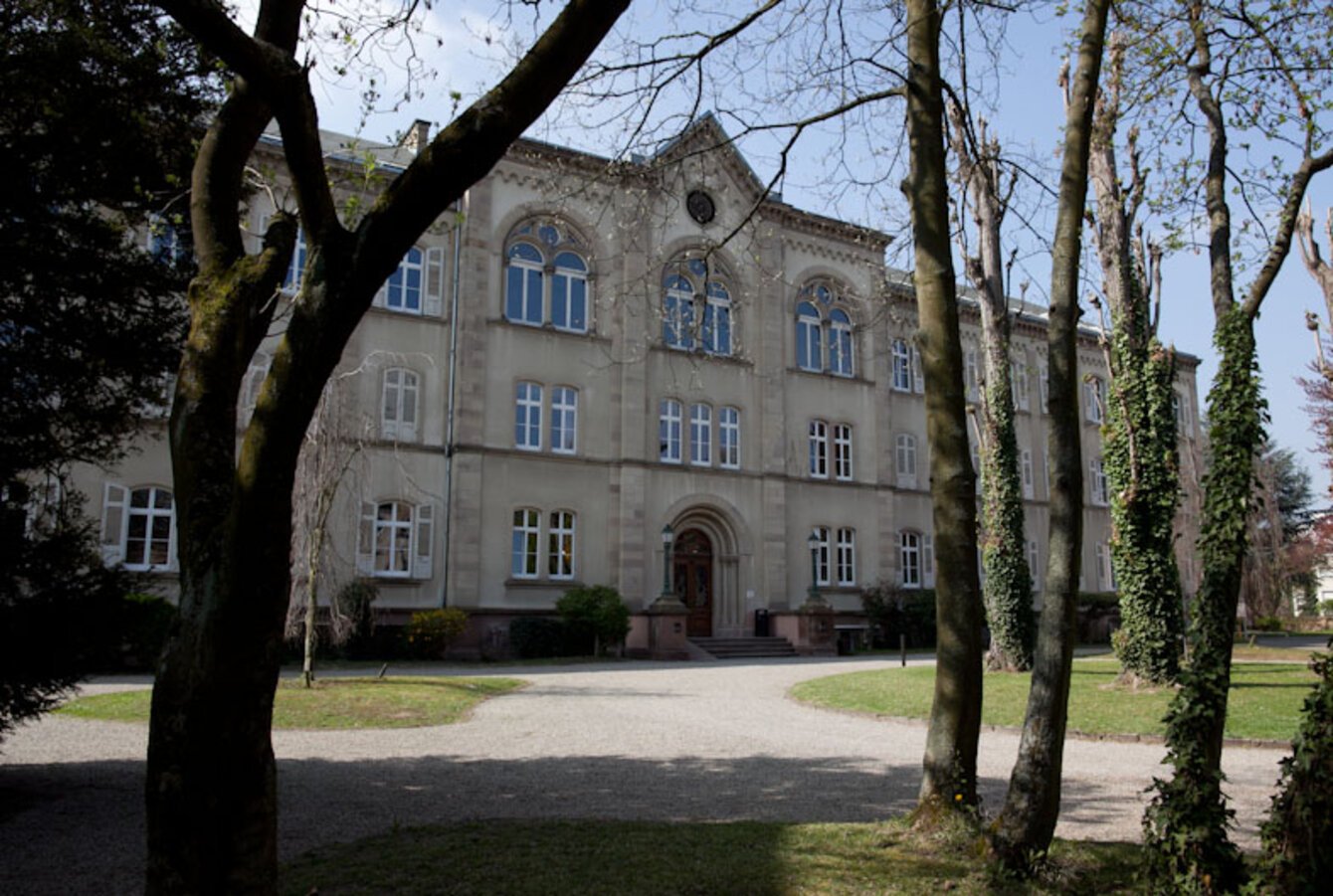 Colloque international « Pratiques engageantes en lecture et médiations du livre de jeunesse : discussions et perspectives autour du LéA PelMel »