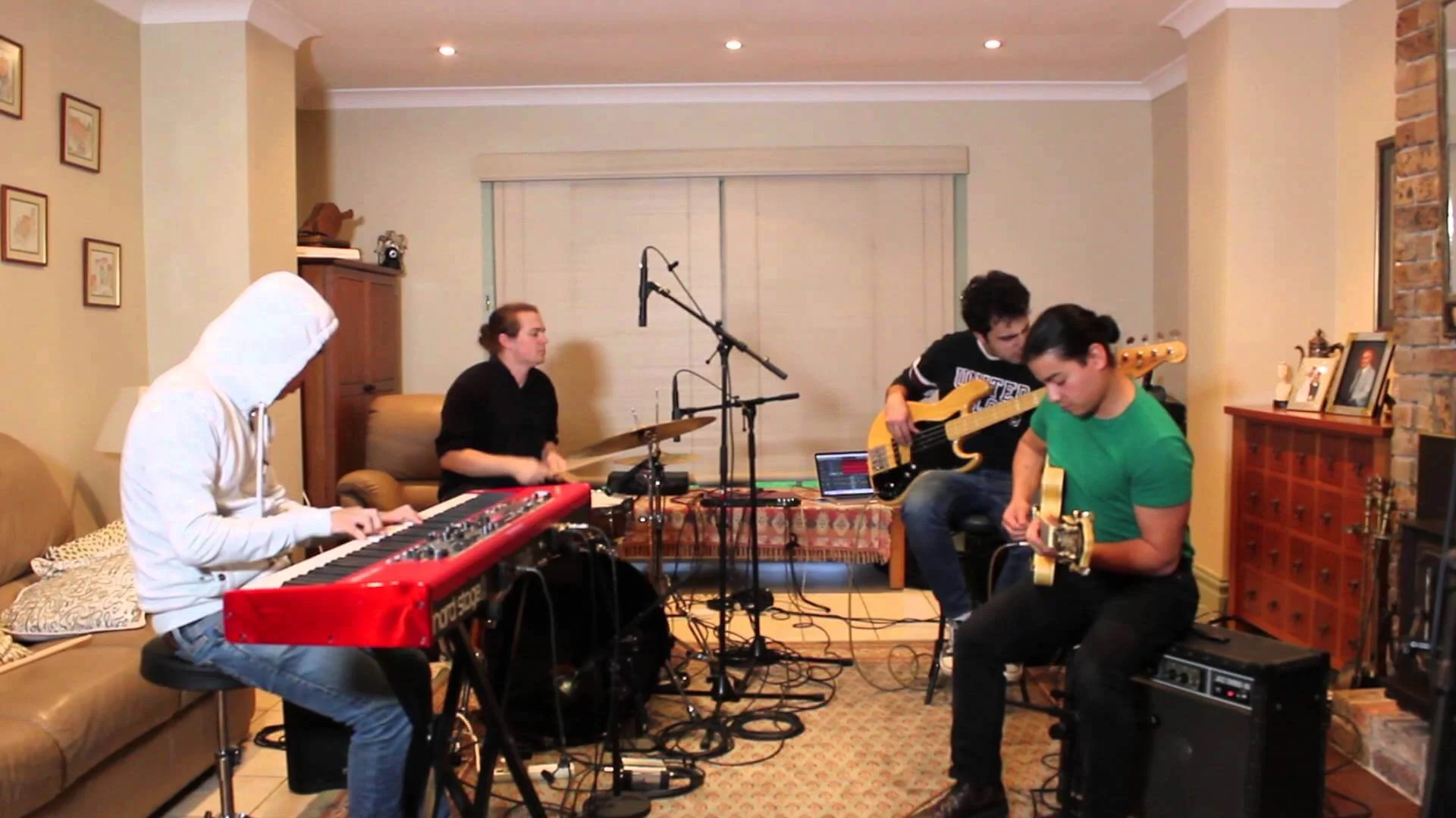 The Consouls perform Dreamer from Streets of Rage II