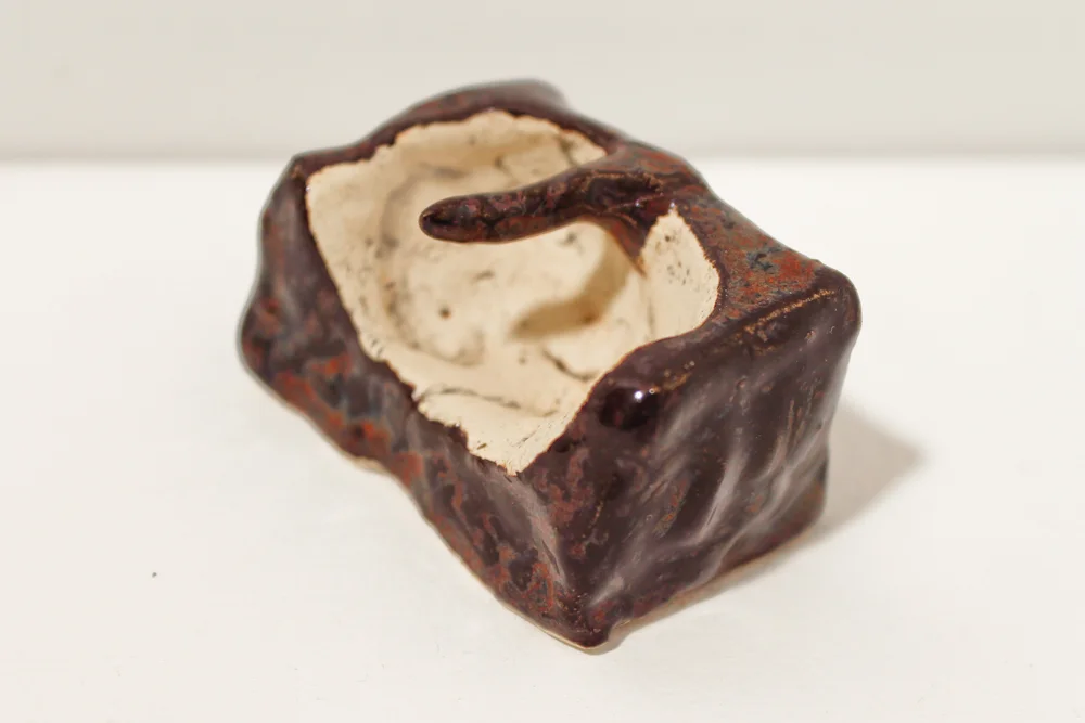 Desktop Sundial, 2012, Clay with glaze, 1 x 2 x 1 in.