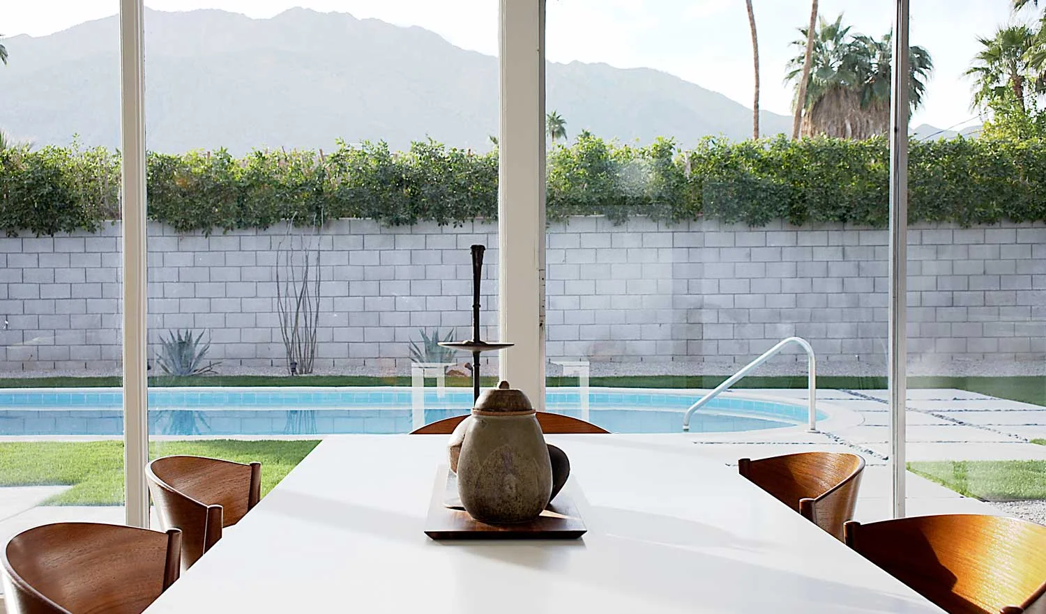 Maureen-Erbe-Design-Palm-Spring-Mid-Century-Sunmor-05